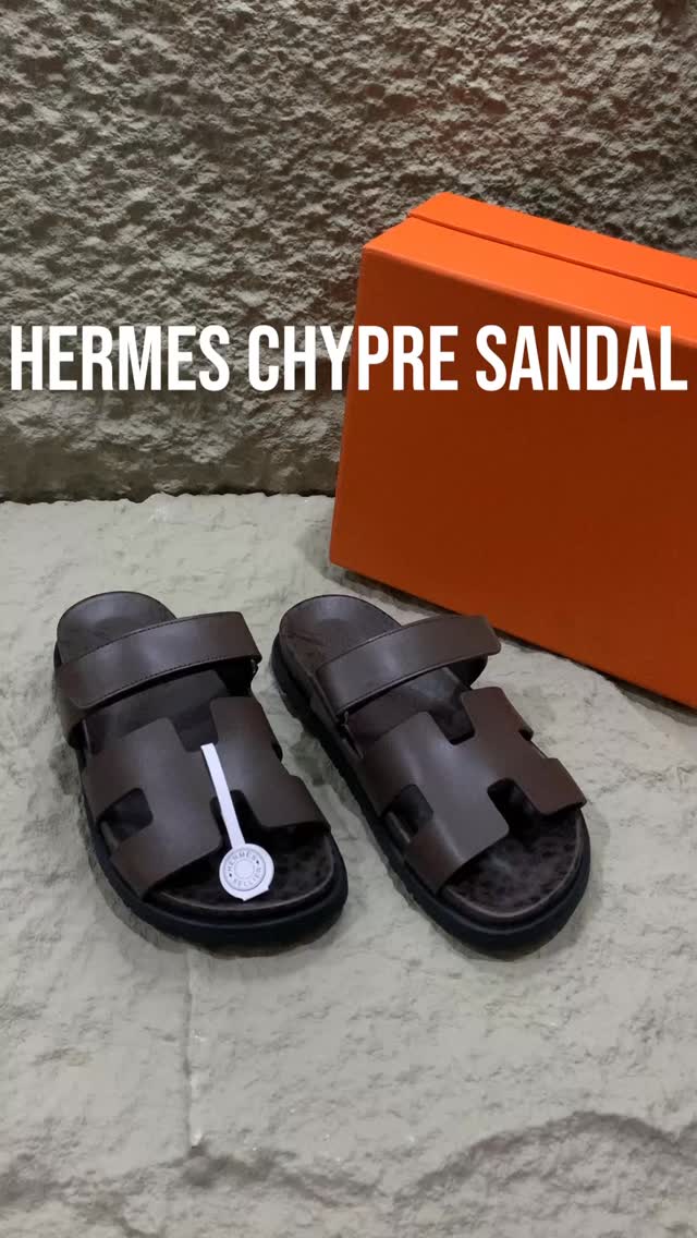 Customer favorite ✨
Price: 55 OMR | 550 AED
• 🇦🇪 UAE: Next-day delivery
• 🇴🇲 Oman: 3–5 days
• 🌍 Worldwide: 7–10 days
Shop online:
www.amirashop.net
Order via website or DM