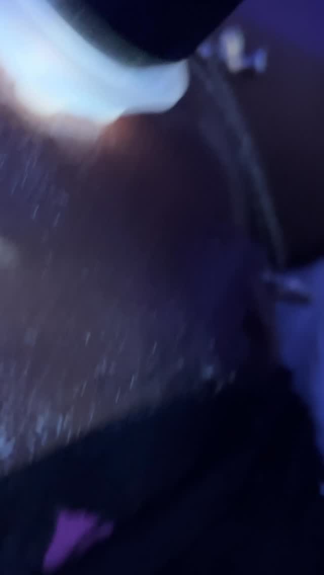 Oxy Facial🫧
un soin du visage qui envoie de l’oxygène pressurisé mélangé à des sérums (vitamines, acide hyaluronique, etc.) directement dans la peau✨
💧 À quoi ça sert ?
• Hydrater en profondeur
• Donner un effet glow immédiat
• Repulper légèrement la peau
• Améliorer l’apparence des pores
• Donner un teint plus frais et lumineux
www.ikadoesthetique.com