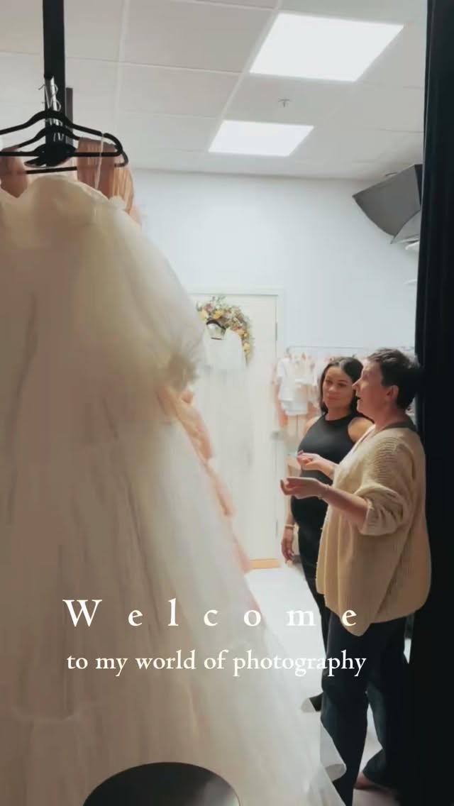 🤍
Har du noen gang lurt på
hvordan det egentlig føles å komme til en profesjonell gravidfotografering?
Hva om du kunne komme et sted
hvor du ikke trenger å bekymre deg for klær, posering eller hvordan du ser ut?
Hva om noen tok vare på deg — fra første samtale
til ferdige kunstverk du kan ha for resten av livet?
Når du kommer til meg, får du ikke bare bilder.
Du får veiledning. Styling. Eksklusive kjoler.
Produkter av høyeste kvalitet.
En opplevelse som handler om deg og babyen du venter.
For er ikke denne tiden verdt å huske?
Venter du baby i 2026?
Når er egentlig riktig tidspunkt å reservere fotografering?
De fleste booker allerede i 2.–3. trimester —
fordi jeg tar kun et begrenset antall kunder hver måned.
Kanskje det er din tur nå 🤍
📩 Send meg en melding hvis du vil vite mer.
Klem,
Kasia
#gravidfotografering
#gravidfoto
#gravidfotograf
#oslofotograf
#gravid2026