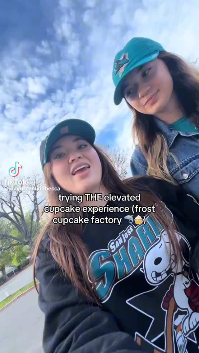 We are thrilled by the excitement and the support and the invention of the “Elevated Cupcake Experience”! 🙌🏼🥳🫶🏼#sanjosesharks #macklincelebrini #willsmithhockey #nhl #hockey