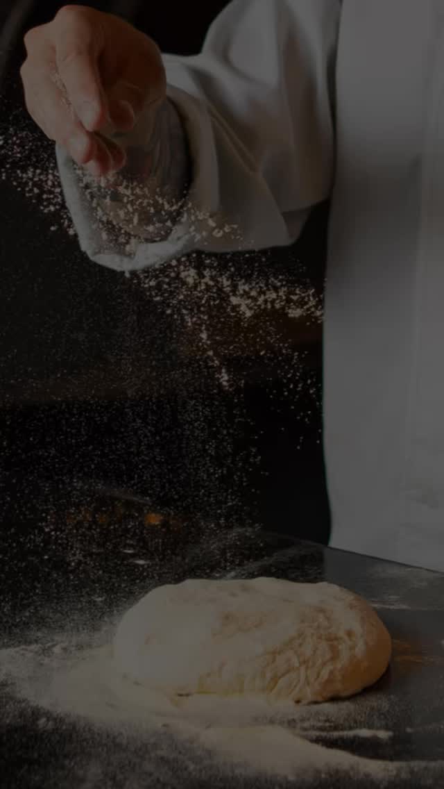 🔥 Nuva Leipzig und Augsburg sucht Pizzabäcker (m/w/d)!
Du liebst den Duft von frischem Teig, arbeitest gerne im Team und weißt, wie man eine Pizza perfekt in den Ofen schiebt?
Dann komm zu uns!
👉 Vollzeit | Teilzeit | Minijob
📍 Standort: Leipzig und Augsburg
Was wir suchen?
Leidenschaft für Pizza, gute Laune im Service & Lust auf echtes Handwerk.
Was wir bieten?
Ein starkes Team, gute Stimmung, echtes Pizza-Feeling und einen Arbeitsplatz mitten in Leipzig oder Augsburg. 💛
Interesse?
Schreib uns einfach eine DM oder schick deine kurze Bewerbung an jobs@nuva.de
Let’s bake it happen! 🍕✨
#nuvajobs #leipzigjobs #pizzabäcker #joinourteam
#augsburgjobs