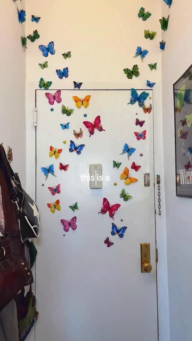 our apartment is on pretty girl avenue 🍀 #girlfailureshow #housetour #nyc #sabrinacarpenter