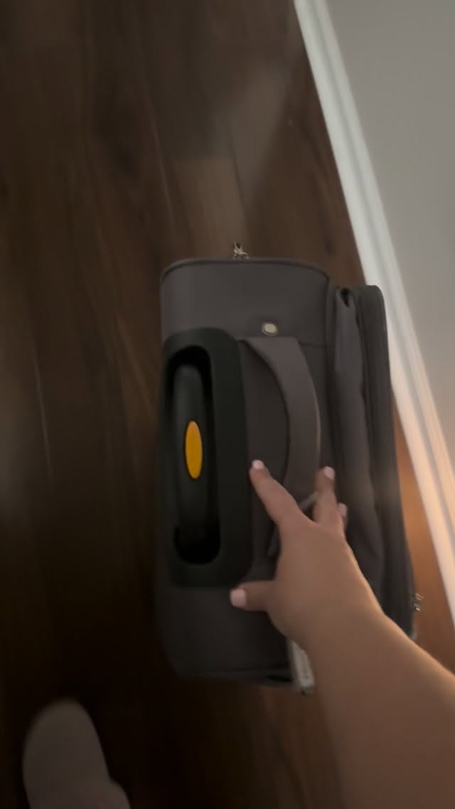 Random Saturdays at home are so good for the soul. Days where the time flies because I’m getting things checked off of my list- things like the laundry, organizing the kitchen cabinets, making lunch, packing for a trip, and getting things prepped for a bakery cart weekend.
My life is busy, but I’m grateful for the time I have to slow down and care for the home that keeps me. I’m so looking forward to more warm evenings, sunsets, and dinners with family. 🫶🏼
#dailylife #adaywithme #saturday #weekendathome