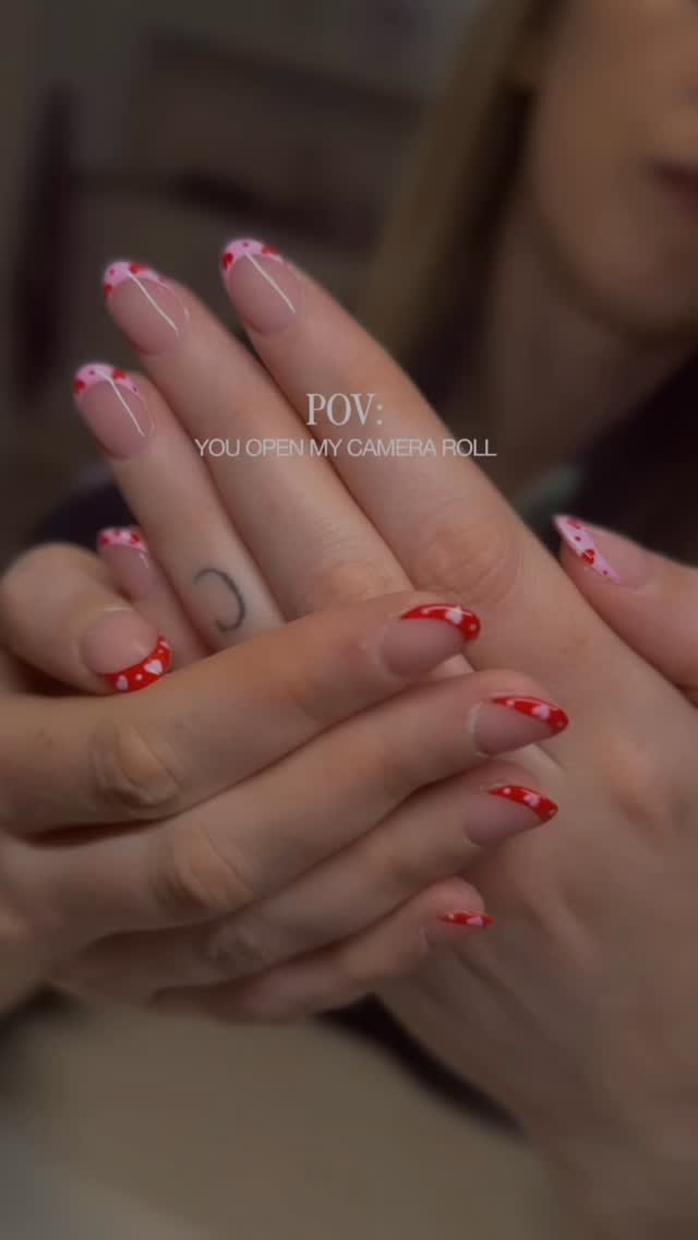 POV: your camera roll when you’re a beautician 📸✨
Close-ups 📸
Fresh sets 💅🏼
Before & afters 💋
Client selfies 🥰
Zero storage left… but zero regrets
Ready for another week of photos, fresh sets, and flawless finishes 📸