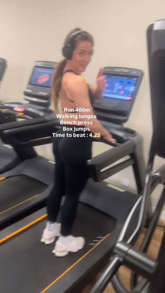 Today I program a cardio challenge for my daughter to finish her workout and we did it together. It was intense and we had so much fun in training and challenging together . 😀🔥
I publish here if anyone wants to copy and challenge himself on their next workout . 🎯
3 round ⬇️
Run :400m
Walking lunges x20
Bench press x20r
Box jumps x15r
My time : 4.25 time to beat each week
Fitness is not complicate . Keep it simple . Have fun 😀💦
#fitness