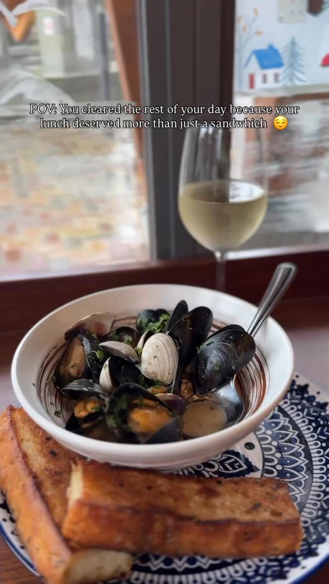 Our dishes have that effect, what can we say? 🤭
What’s one dish you’ve been DYING to try?
.
.
.
.
#esquimalt #yyjeats #yyj #yyjlocal #yyjfood #localyyj #yyjpubs #saxepointpub #yyjpub #yyjfoodie #yyjfoodscene #yyjfoodies