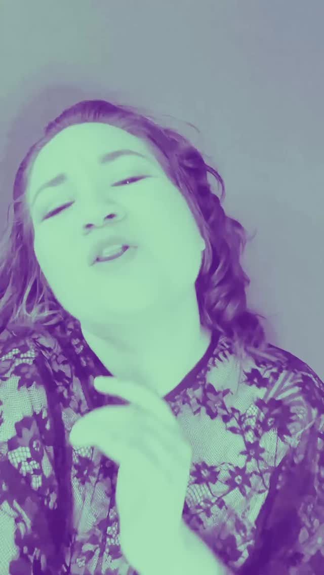 I thought that I could reach inside and find the things that made love real and pull them out of you. #singer #indiemusician #risingstar #losangelesmusicians