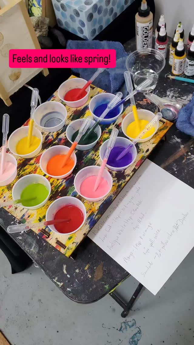 Are you feeling the warm weather?
Me too!
Enjoy a Friday morning dose of marbling colors!
Sign up for a class ar www.majik-studios.com, class tab.
#majikalmarblingreveal #localstudio #floatingpaint #havefun #weekendvibes