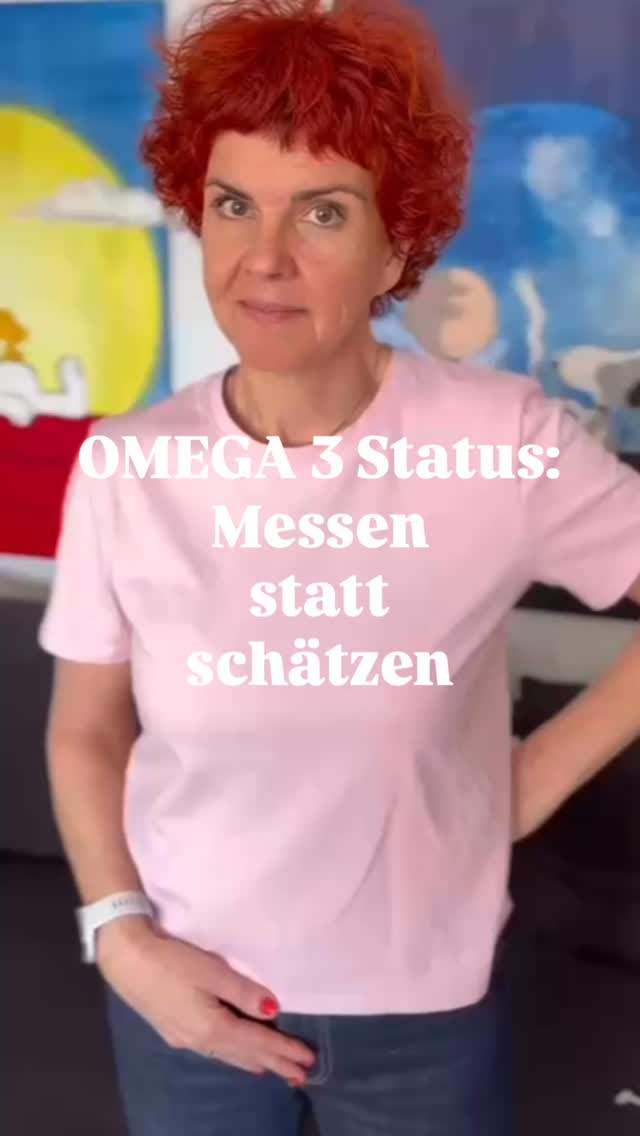 _Anzeige_ ⚠️ Hör auf zu raten. Fang an zu WISSEN. 🩸
Wir sprechen so oft über Hormone, Entzündungen, Energie und Brain Fog – aber weißt du eigentlich, wo dein Omega-3-Status wirklich steht?
In meiner MENOMIO Podcast-Folge mit Helena Orfanos-Boeckel wurde eines glasklar:
„Messen! Nicht raten.“ ist keine Floskel.
Es ist Verantwortung für deinen eigenen Körper. Und „nur“ weil du Omega-3 nimmst, heißt das nicht automatisch, dass dein Spiegel im optimalen Bereich liegt.
⚠️ Wenn dein Verhältnis von Omega-6 zu Omega-3 kippt, kann das zB Entzündungsprozesse im Körper begünstigen – gerade in den Wechseljahren ein Thema, das wir absolut ernst nehmen sollten.
🧪 Warum ich den Fettsäure-Test von @norsan.de so super finde:
🩸 Ein kurzer Fingerpieks (ganz easy!)
💌 Blut auftropfen & einschicken
📉 Wenige Wochen später: Dein Index schwarz auf weiß
Keine Spekulation. Kein „wird schon passen“. Sondern absolute Klarheit.
🔥 EXKLUSIVE AKTION bis 08.03.:
Normalerweise sind die Testkits von Rabatten ausgeschlossen. Für meine MENOMIOs gibt es diese Woche eine Ausnahme:
✨ 15 % Rabatt auf den Fettsäuretest
✨ Code: menomio_fsa
⏳ Nur bis 08. März gültig!
WICHTIG: Mein regulärer Code (MENOMIO15) gilt für Erstbestellungen, schließt die Tests aber aus. Wenn du also endlich wissen willst, wo du stehst: Jetzt ist der Moment.
👉 Link in der Bio & direkt in der Story!
Wer von euch hat seinen Index schon mal messen lassen? Schreibt es mir in die Kommentare! 👇
#Norsan #Omega3 #Menopause #wechseljahre