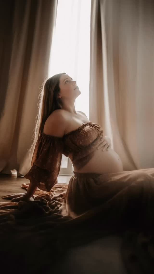 Even when the world feels like it’s boiling over, the present moment becomes our only refuge.🪷
So I hold onto what is truly mine — the now. I live it fully. I preserve it. I let it move through my soul and shape me from within.
“Be still, and know that I am God.” — Psalm 46:10
📸 @amy.mitchellphotography
#presentmoment #faith #innerpeace #gratitude #soulful mindfulness liveinthemoment