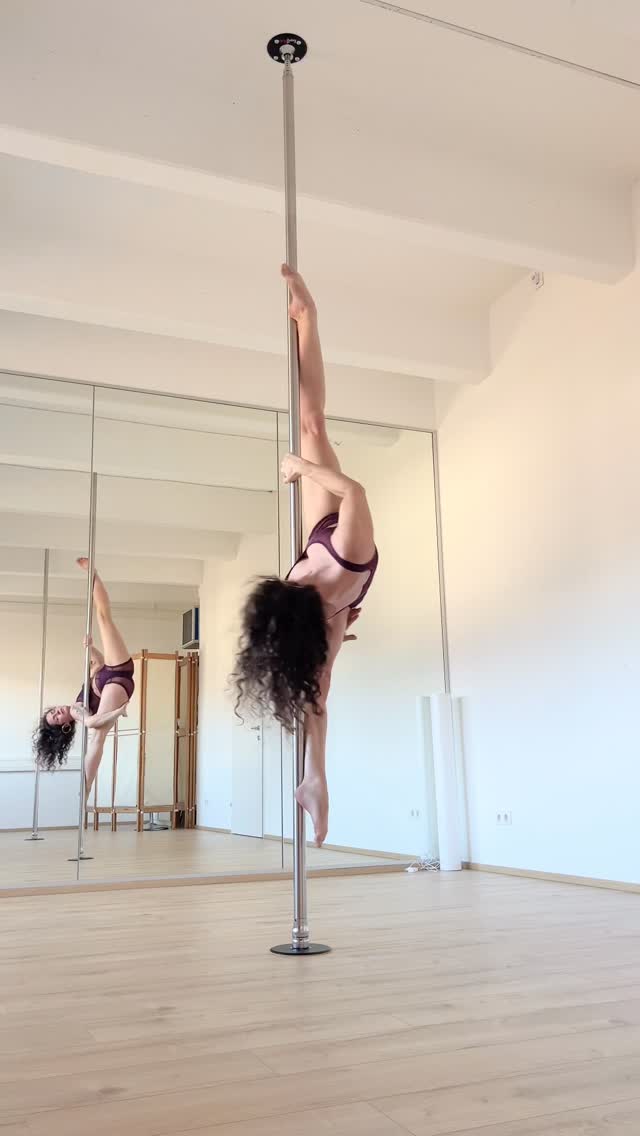 💫1 Pole - 1 million possibilities @britt_bloem 💫
💫Pole Int/Adv
Jeden Donnerstag 17:30
Mit abwechselnd Britt / Diana
💫Pole Int/Adv
Every Thursday 17:30
With (alternating) Britt / Diana
#aerialamazons #poledanceinnsbruck #aerialamazonsinnsbruck #innsbruck #poledance