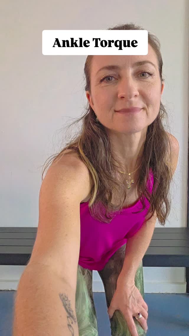 Ankle Torque is excellent for everyone, as most individuals lack essential ankle mobility needed for optimal movement. Tight ankles from prolonged shoe-wearing, sitting, and keeping the ankles at 90 degrees lead to tension in the hips, shoulders, and jaw, highlighting the interconnectedness of our fascia. Restricted ankle mobility can significantly affect your ability to squat fully.
Would you like to learn more ? Join one of my classes at Narraweena book now link in my bio
#fasciamaneuvers #fasciamaneuvercoach #healyourself #newclasses #humangarage