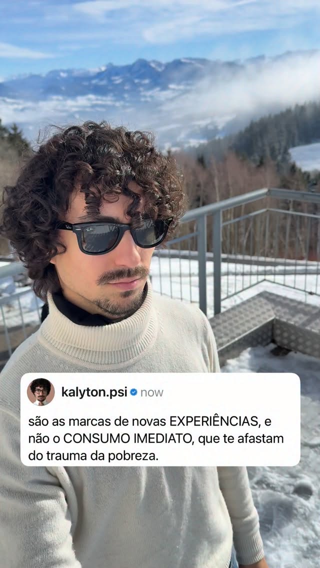 A travessia para fora da pobreza deixa marcas psíquicas profundas. A maioria da gente que ascende socialmente busca sinais concretos de que sua posição mudou. O consumo imediato aparece como uma solução rápida. Ele produz uma sensação breve de pertencimento. Essa sensação tem curta duração. O efeito simbólico permanece frágil.
Experiências novas produzem outra marca. Elas ampliam repertório, criam novas referências culturais e reorganizam a posição subjetiva diante do mundo. Viagens, estudo, contato com outros ambientes sociais, circulação por espaços culturais e convivência com pessoas de diferentes trajetórias constroem memória simbólica. Essa memória reposiciona o sujeito na própria história.
#ascensaosocial #traumadapobreza #neurosedeclasse #psicanalise #superação