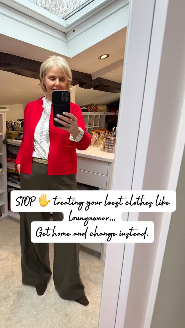 STOP treating your good clothes like loungewear… get home and change instead.
Today’s outfit 🤍
Butter-soft khaki faux leather trousers are from Marella, a cream blouse by Sezanne, and a red cardigan Zara, for a confident pop of colour. Red + khaki will always be a favourite combo of mine ❤️🌿
Here’s the rule I live by (thanks, Mum!): as soon as you walk in, get changed.
Why?
✨ Protects delicate fabrics from creasing
✨ Keeps smoky smells at bay when lighting the fire
✨ Saves from accidental paw prints
✨ Reduces overwashing and fading
My comfy switch non-crease tracksuit bottoms from River Island and a cosy sweatshirt from Hugo Boss.
Style isn’t just about what you buy it’s about how you care for what you own too!
Do you get changed straight away, or stay dressed all evening? 👇
Love from Lee x
@TheEffortlessEdit1