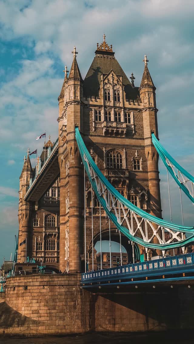 London is calling! Explore iconic sights, hidden gems, and seasonal magic—let us plan your perfect London getaway! ✨
#LondonCalling #ExploreLondon #BookYourAdventure
