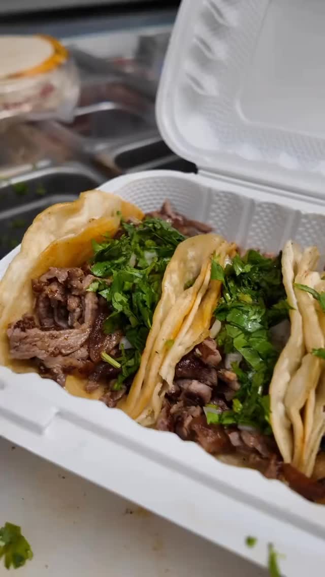 #newburghny #hudsonvalleyny #tacosmexicanos #tacoselcoyotehambriento #tacos