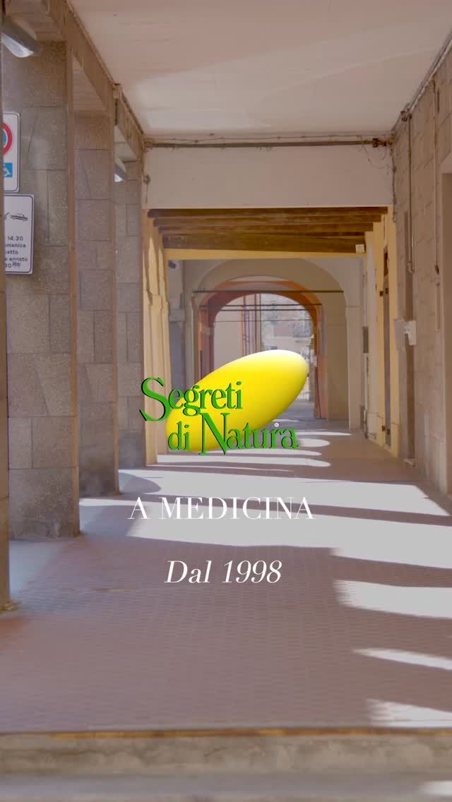 Dal 1990, scriviamo la storia di Segreti di Natura.
La nostra filosofia ĆØ uno specchio di questo territorio: genuina, colta, profondamente legata alla natura. Non creiamo solo cosmetici; coltiviamo unāidea di bellezza che ĆØ armonia tra lāuomo e lāambiente che lo circonda.
Scegliere Segreti di Natura significa scegliere unāarte di vivere fatta di dettagli curati e ingredienti puri.
š Esplora la nostra linea cosmetica nata nel cuore dellāEmilia
https://www.segretidinatura.com/cosmetica