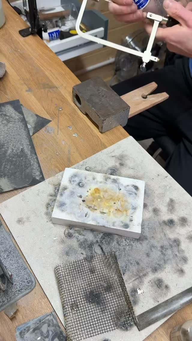 Working away on some charms this afternoon and I thought I’d lost one, pretty pleased I filmed it now 😂
#jewellery #charms #ashesjewellery #memorialjewellery