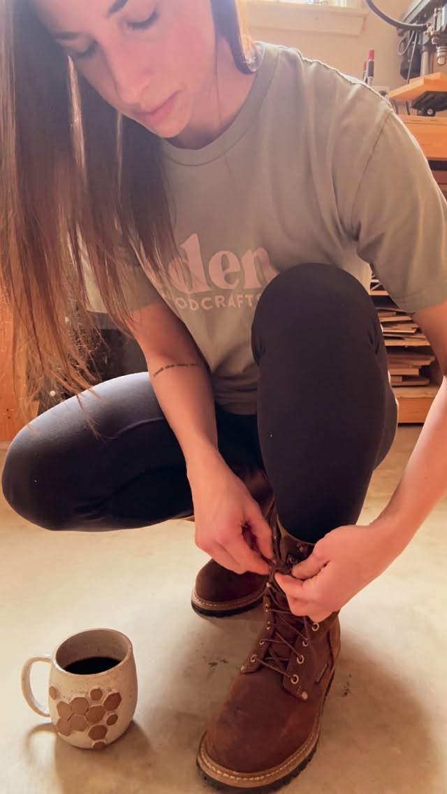 The snow here finally started melting and I took the chance to lace up my @carolinashoe loggers, grab my carving tools and head on a winter hike! I’ve missed these walks and time spent outside.
·
I hadn’t tried out my loggers in the snow yet but they took on the frozen trails without missing a step! Use code EDEN15 to save 15% until 3/13!
·
#spooncarving #trail #femalewoodworker #maker hikingboot