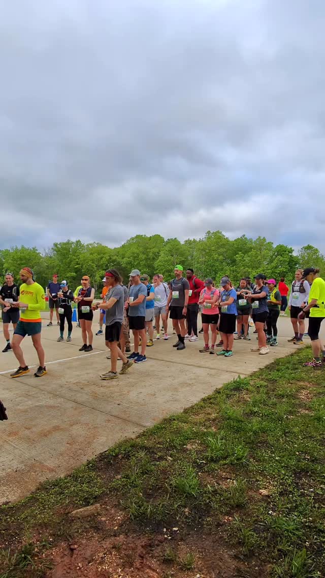 1…2…3…. GO! Just START 🙌🏻 Those start line vibes always kickin at Bluffs Trail Runs. Let’s GO!