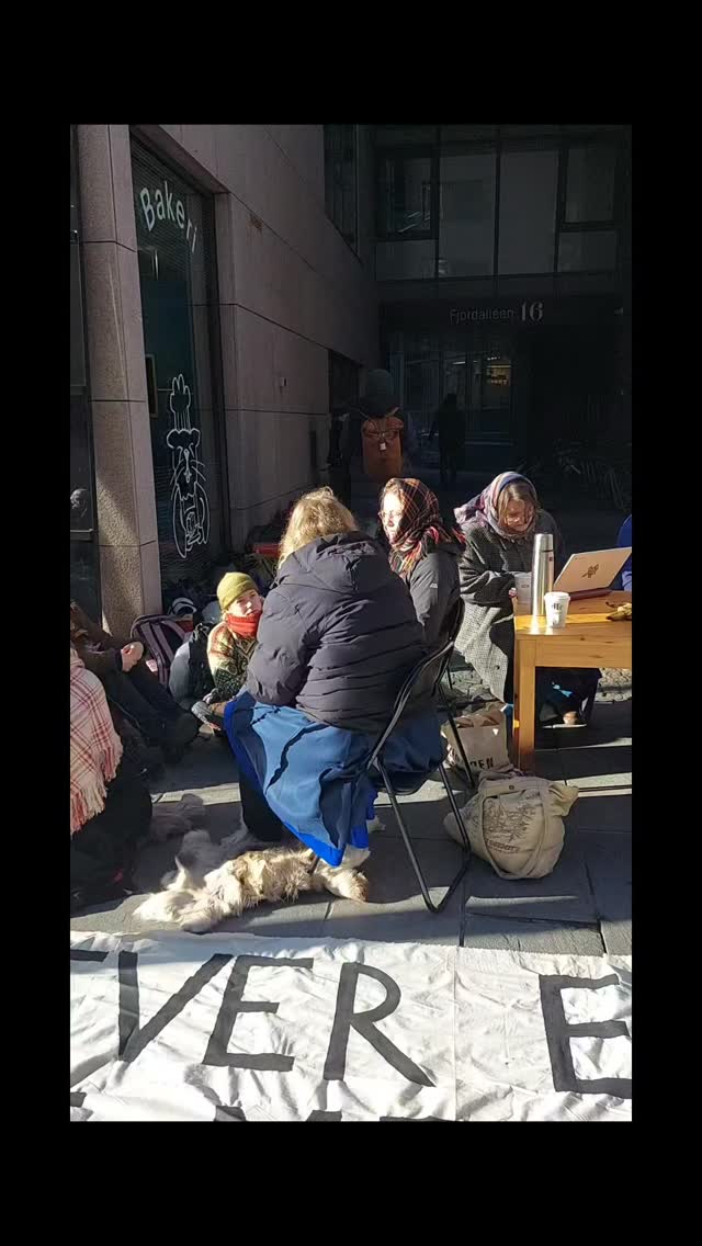 Demonstrations are taking place this week in Oslo in front of tffices of Hartree Partners, responsible for funding the Nussir mine project, which will dump millions of tons of mining waste into the Rapparfjord.
WHAT CAN YOU DO? ✊️
○ Sign the petition! It's open until this Friday (27.02.26) (link in bio of @reddrepparfjord)
○ Show up for the protests in Oslo everyday until Friday starting 8:00 CET
○ Participate in international protests on Thursday (26.02.26) in London, Hamburg, Helsinki and others - full list of cities: https://www.instagram.com/ellamariehi/reel/DVGEt-oCAiX/
AJ is talking with @ieb_gorrissen about the protests and what consequences there will be if the project is allowed to continue - she explained that the reindeer herders will lose their calving areas, which is extremely important for herding, because if that's gone, it's impossible to continue with the traditional methods of breeding. It will also destroy the fjord ecosystem, which has only started recovering after previously operating there mines closed down in the '70.
