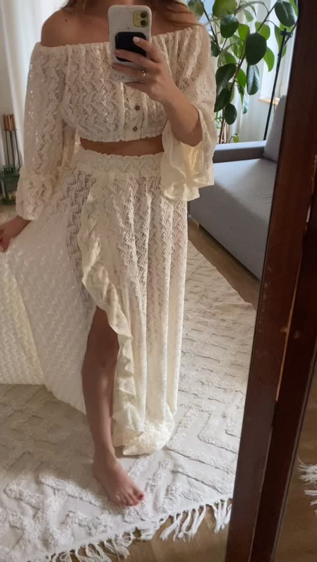 Have you noticed how most women are their own harshest critics when it comes to photos of themselves?
They’re in the most important moments of their lives —
and still, when they look at the picture,
they don’t see the hug.
They see their stomach.
Their arms.
Their wrinkles.
But do you know what we don’t see?
What our children see.
They don’t see a body.
They see home.
They see safety.
Arms they can run back to.
The woman who is always there.
Here’s the truth.
The woman in that photo doesn’t “look bad.”
She’s holding her whole world in her arms.
She isn’t flawed.
She’s present.
EDEN dresses doesn’t wanna hide you.
We design them to remind you:
You don’t have to make yourself smaller.
You don’t have to suck it in.
You don’t have to fade into the background.
Your body tells a story.
And it deserves to be seen.
✨ EDEN Dresses