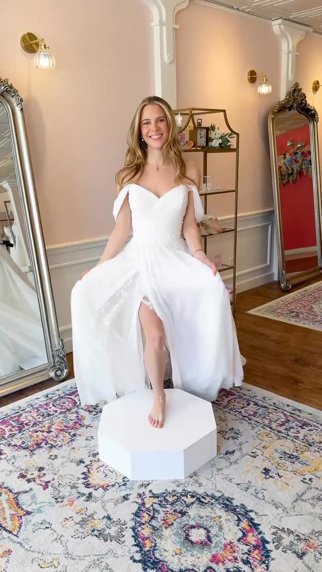 Did you know? Ivory Rose is Wisconsin’s one and ONLY home of the ICONIC designs from Randy Fenoli!
Looking for a dress that is unique, bold, and elegant? Or just looking for something you can’t find everywhere else? Randy’s designs might just be the perfect fit for you! ❤️
@randyfenolibride @randyfenoli #weddingdressshopping #2026bride #wisconsinbride #2027bride #sayyestothedress