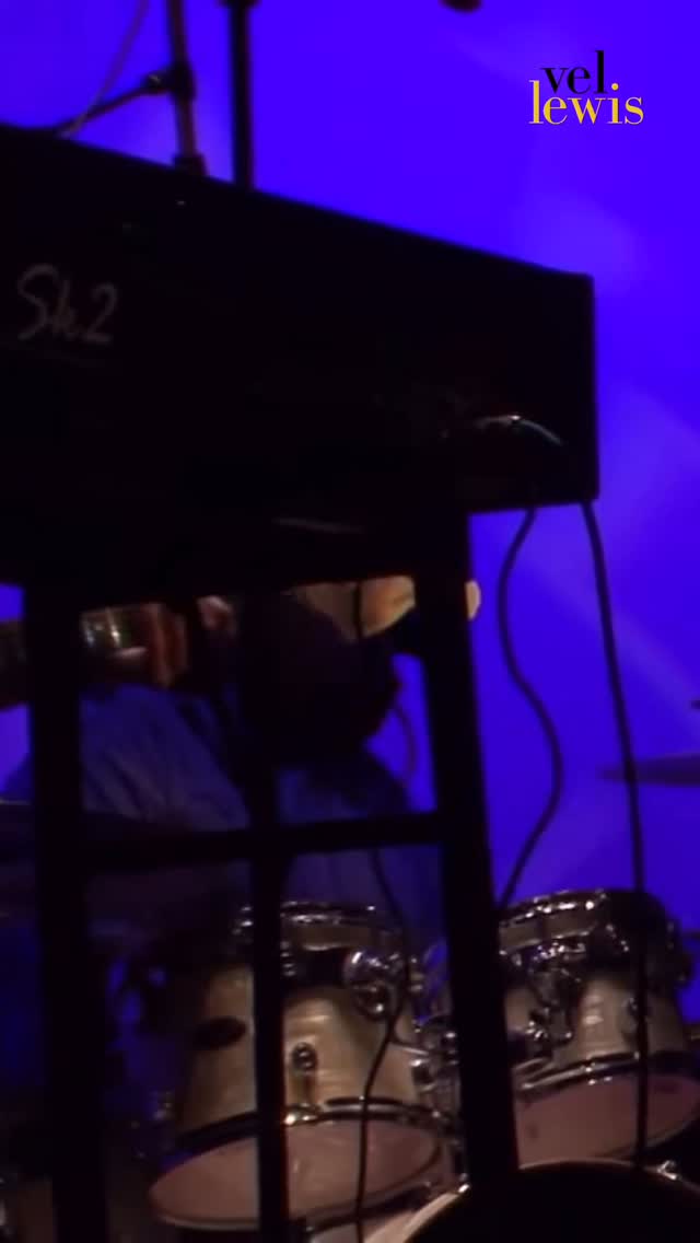 Maybe So by Vel Lewis - Live at Historic Sugar Land Auditorium (2017)
Full video on Vel Lewis Music YouTube channel.
Follow Vel Lewis Music for more!
#VelLewisMusic #jazz #hammondorgan #hamfam #organ #music #maybeso #groove #live #performance #woodlands #auditorium