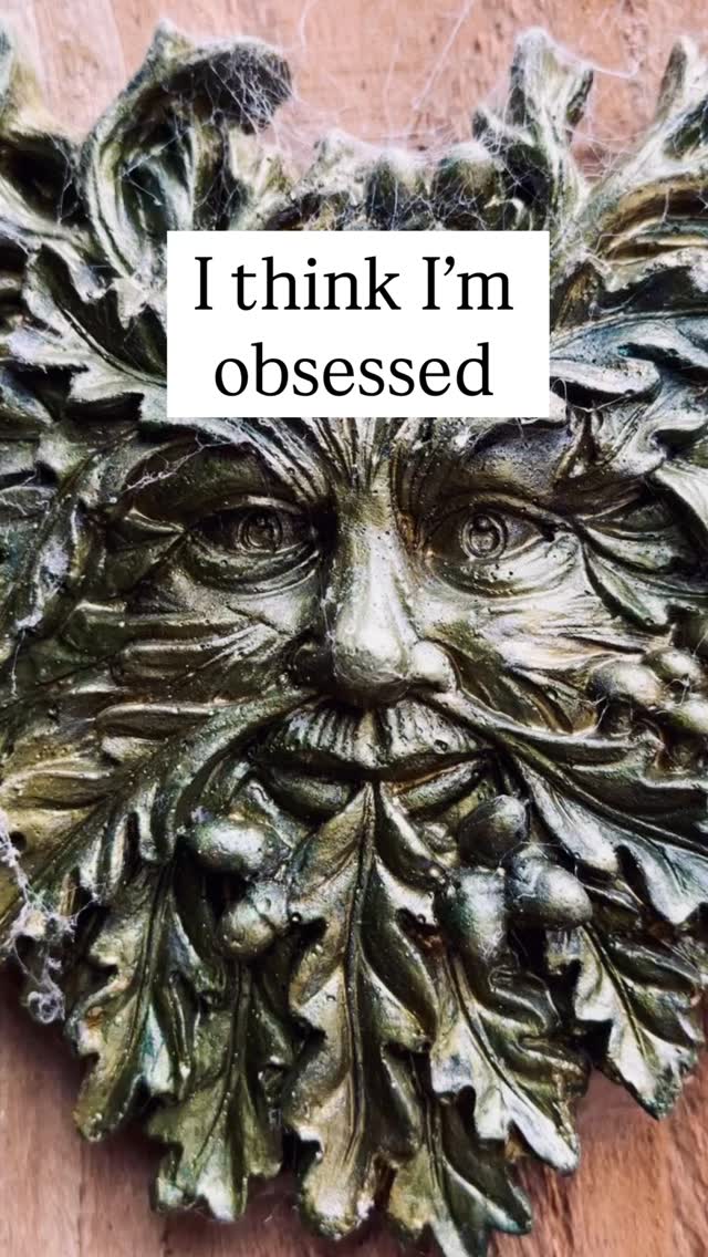 I do love a garden ornament and this garden is big enough to house many, without it looking tacky! Whatās your garden obsession?⦠Apart from plants, of course 𤣠#gardening #gardenobsessed #gardenornaments #gardensofinsta