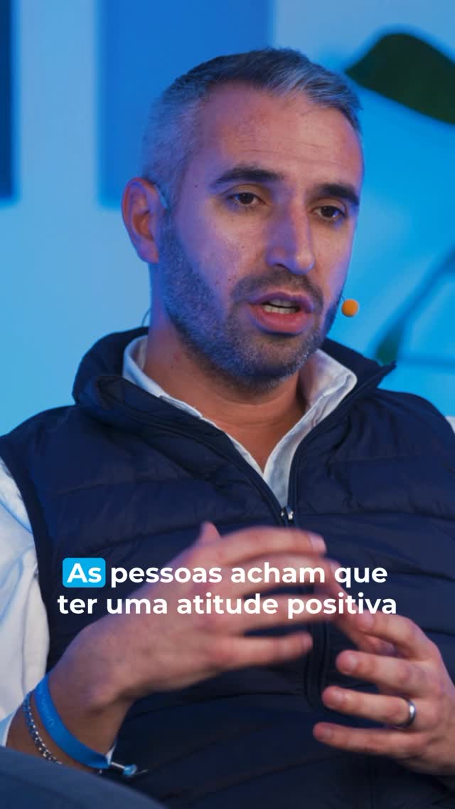 Nem sempre escolhemos as circunstâncias, mas podemos escolher a nossa atitude.
Ter uma atitude positiva não é sobre eliminar da nossa vida os momentos mais difíceis... é sobre descobrir como encarar o pior para nele encontrar o melhor.
🎧 Episódio já disponível no YOUTUBE da IAD REAL ESTATE.