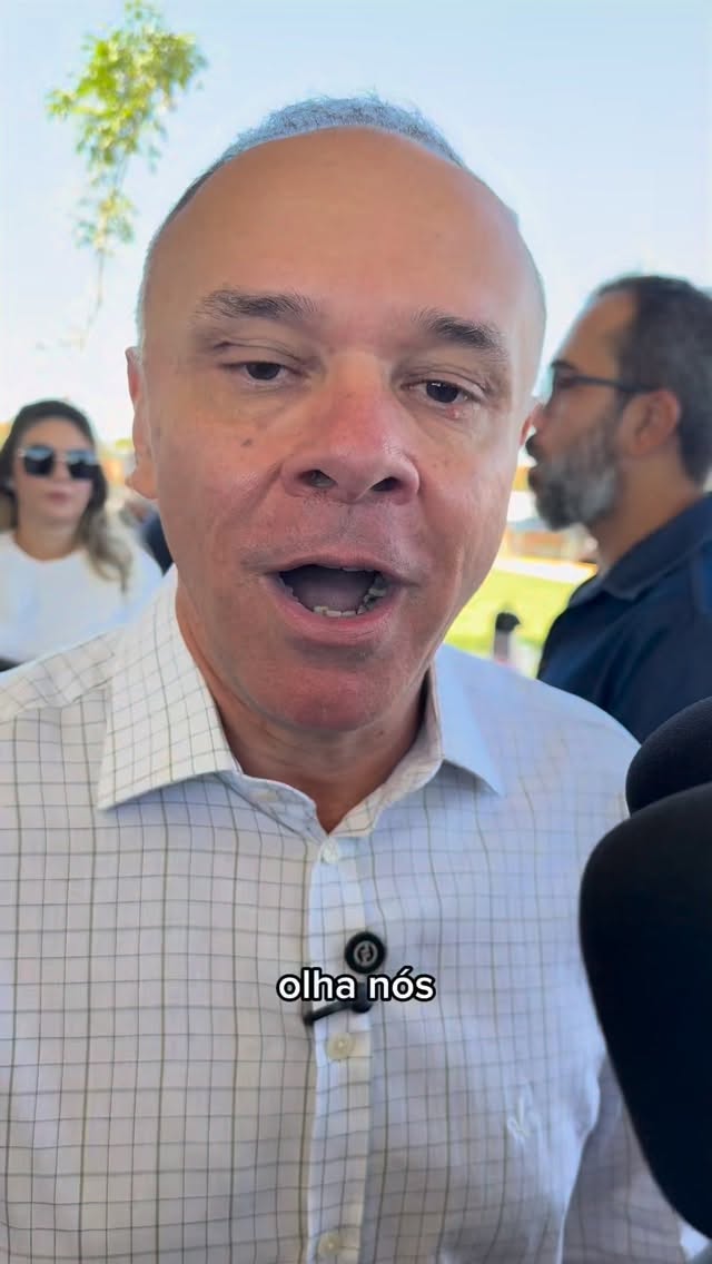 PRÉ-CANDIDATO A PRESIDENTE FLÁVIO BOLSONARO PODE VIR NO ANIVERSÁRIO DE RIO PRETO
O senador Flávio Bolsonaro (PL-RJ) pré-candidato a presidente da república, pode cumprir agenda em São José do Rio Preto no próximo dia 19 de março, data em que o município comemora aniversário.
Em entrevista, o prefeito Coronel Fábio Cândido e o deputado federal Luís Carlos Motta confirmaram que há tratativas para a vinda do senador à cidade. Segundo eles, a agenda está em construção e pode incluir encontro político regional com lideranças do interior paulista.
A eventual visita reforça a movimentação partidária na região e coloca Rio Preto no radar das articulações nacionais do PL. Até o momento, a programação oficial ainda não foi detalhada.