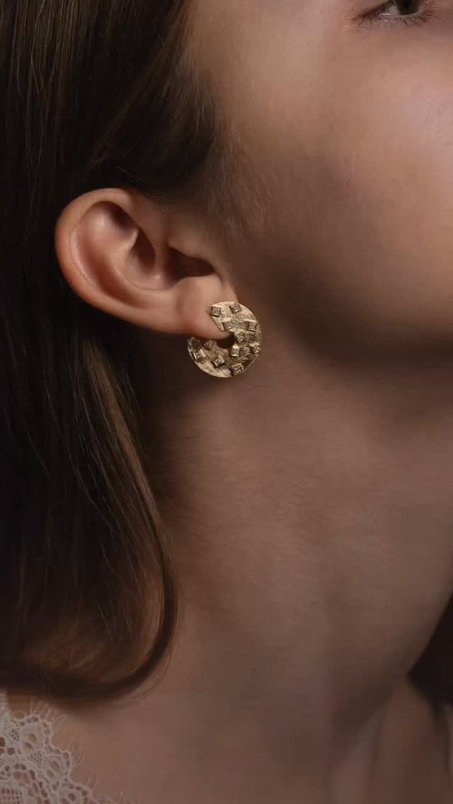 Paris, we’re on our way 🇫🇷
Join us from Thursday, March 5th to March 10th at the Goldrush Showroo in the heart of Paris. From 10am to 6pm daily. #fotinipsarouli #fotinipsaroulijewellery #finejewelry #handmadejewelry