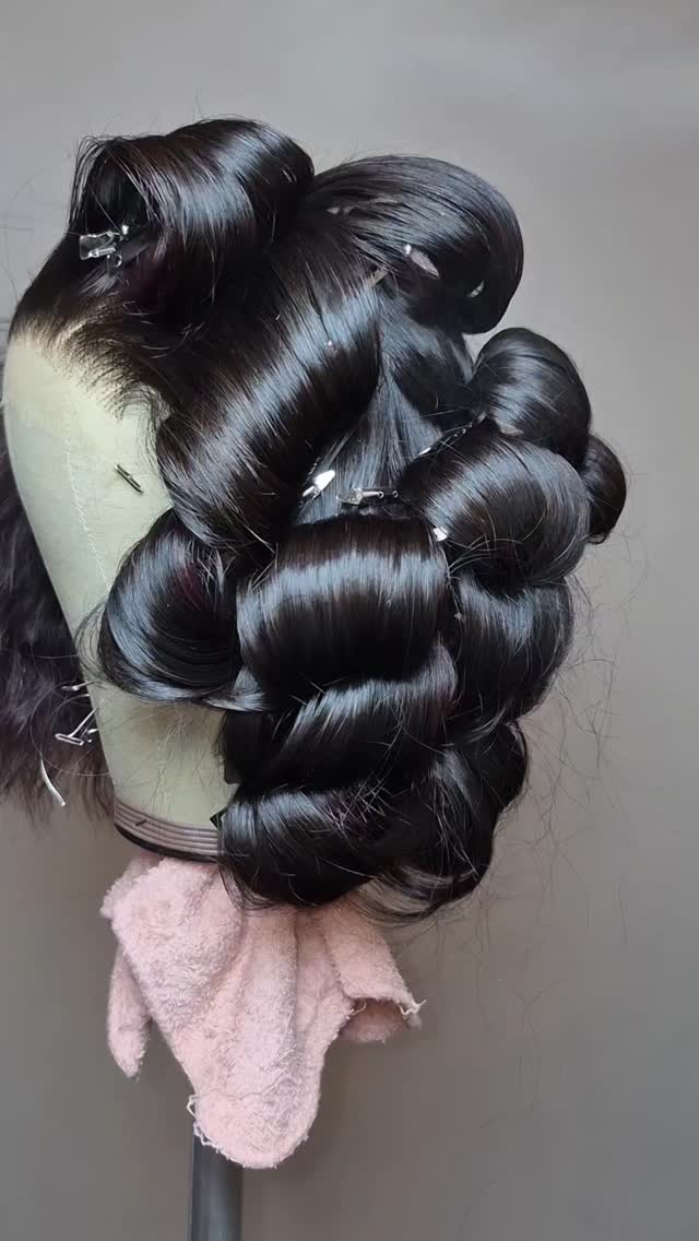 Just trust the process.
Pinning my curls has been the best styling decision ever. This will give you the longest lasting curls.
Come back for the unpinning video.
#lacewigs #closurewigs #wigstyling #protectivestyles #gluelesswigs