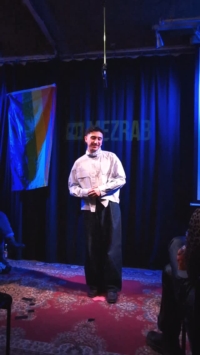 This evening we were invited to bring our stories to the beautiful Queer Storytelling Night at @mezrab_ Here, our tenor @melvindalati sings Grow as We Go, reflecting on the highs and lows of coming out and how it affects those who are close to you, first performed by him at our 2025 summer show Welcome to the Family.
We also had space to explain our plans to create a documentary for schools. Thank you to all those who donated to the project... We're now at 85% of our fundraising total! 🙏🏼