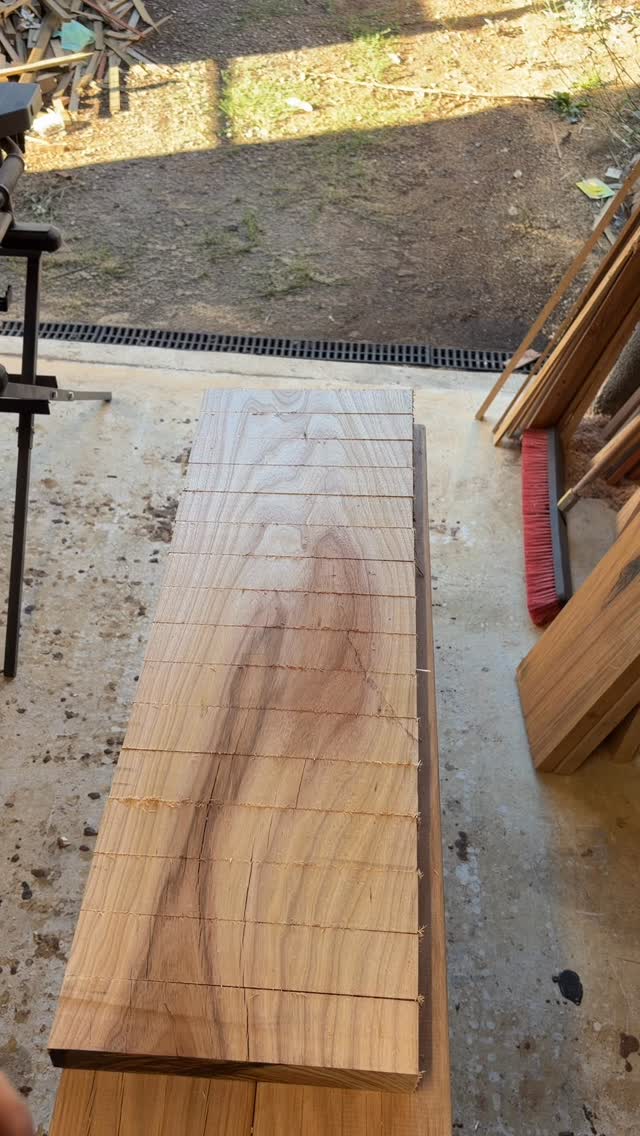 What started as a full Blackwood slab is now machined up into what is going to be an absolute cracker of a mirrored end grain chopping board… I was really torn as to what to make with this as it would have made a nice side table but the end grain board is going to be 👌
.
.
.
.
.
#choppingboard #charcuterie #kitchen #trendingréels #ballarat