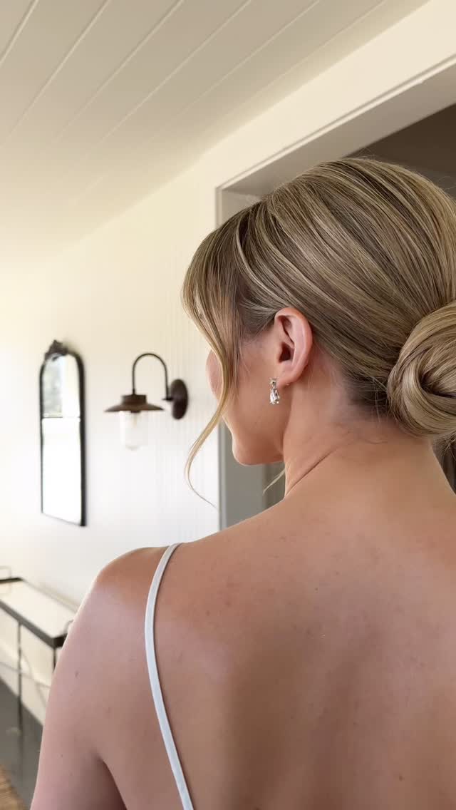 Close ups with beautiful Taylor 🤍✨. One of my favorite low buns from this past year!
From the beginning, Taylor fully embraced the process. She trusted my vision, followed every preparation recommendation from the trial and allowed me to guide the design of a look that had her glowing with confidence on her wedding day.
Planning + Event Design @allyouneedisloveevents
Venue @matteistavernauberge
Photography @wildwhim
Videography @luxurylifestylestudiosllc
Floral @ojalafloral
Lighting and Production @bellavistadesigns
Rentals @theonicollection
Entertainment @onthebeatmusicagency
Beauty @marla_hairandmakeup
Stationery/Paper @calligraphybymichellet
Specialty Ice @icethieves