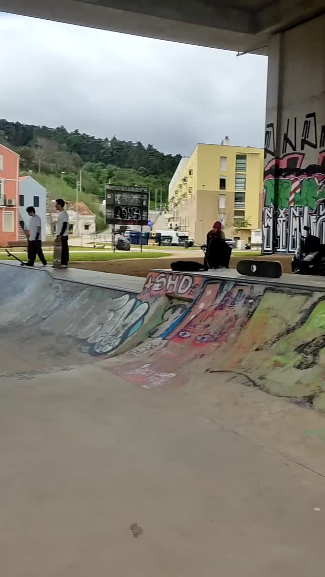 Aula Master ✨
Treino, foco e muitas manobras com meu mano Inspector 🔥🛹
#skate #aulas #master