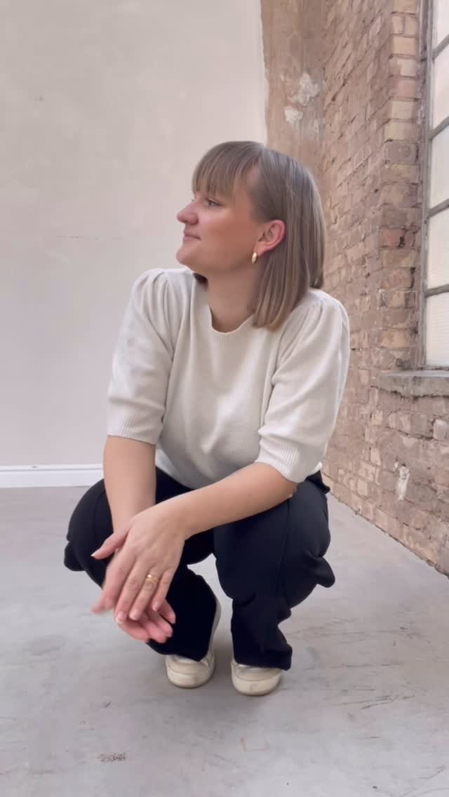 Ihr wisst es, mittlerweile begleite ich euch eigentlich ausschließlich als Homestory.
Aber einmal im Jahr öffne ich einen anderen Raum.
Am 14.03.2025 - Das Werk 117.
Groß. Hell. Alte Backsteinwände.
Weiße Flächen. Weite. Struktur.
Ein Ort, der euren Bildern eine andere Bühne gibt –
ohne dass sie an Nähe verlieren.
Für Familien.
Für Babybäuche.
Für Portraits.
Für Branding.
Für euch.
Wenn dabei sein willst, oder mehr Infos brauchst: schrieb mir, kommentiere oder klick dich über den Link in meiner Bio dirket zu Infos und der Terminauswahl