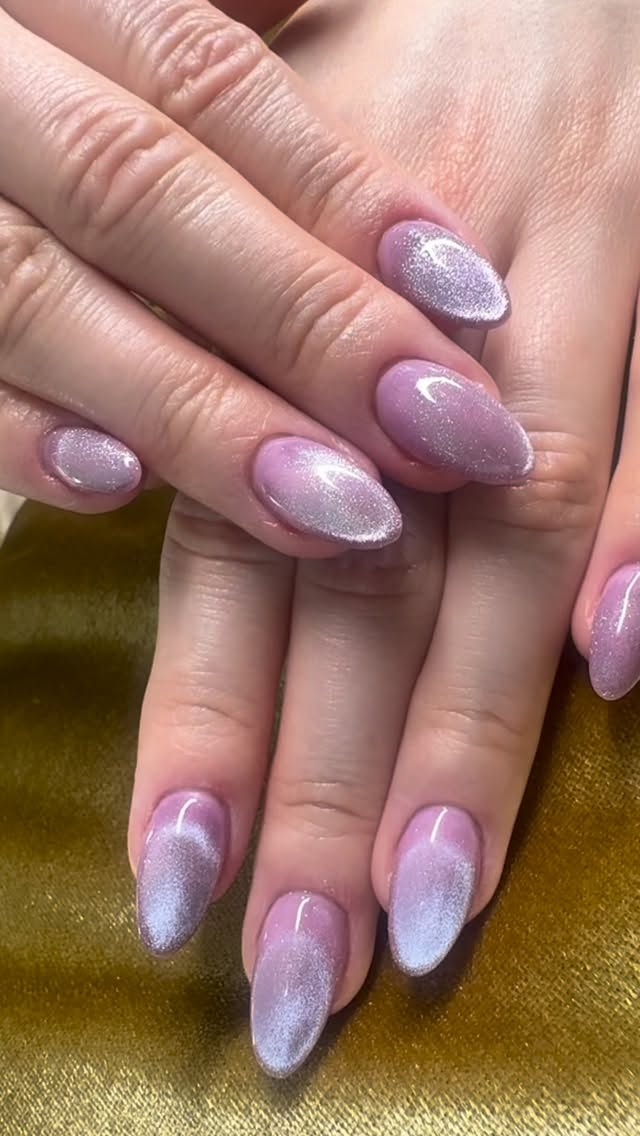 Cat eye nails? ๐
Yes, please!
โ๏ธ DM or WhatsApp +971 50 8818 287 to book ๐ซ
#dubai #goldenglow #beautysalondubai #manicuredubai #dubainails