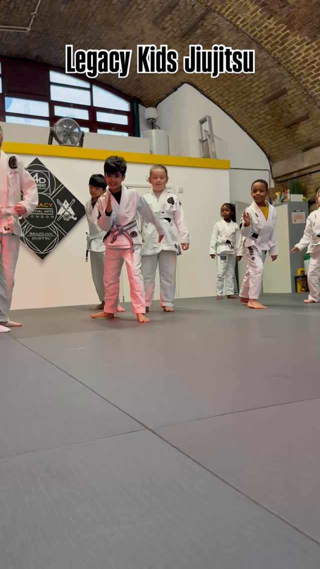 Confidence starts early.�At Legacy Kids Jiujitsu, little ones learn how to listen, follow instructions, and believe in themselves — all while having fun.�Strong foundations now create confident kids later.�WE CAN HELP Book a Trial class :
https://legacy-martial-arts-london-kids.gymdesk.com/
#hoxton #kidsbjj #confidenceforkids #kidsactivities
