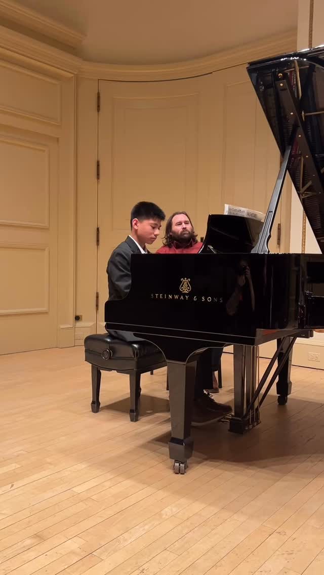 Our rockstar Stefan at Carnegie hall! ๐น๐ผ
Watching our students take the stage at Carnegie Hall was nothing short of inspiring. Their hard work, courage, and passion came to life in the most unforgettable way. The future is super bright! ๐ถ โจ
Check out the link in our bio to see the full performances! ๐
#CarnegieHall #FutureMusicians #NewYorkMusic #MusicLife #PerformingArts