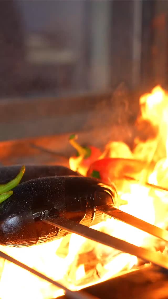 From the grill to your table… and straight to that first perfect bite. 🔥🍽️
Our Ali Nazik with tender lamb shish is more than a dish — it’s a full experience.
Smoky grilled meat, creamy aubergine, rich flavours… all coming together in one unforgettable moment.
Watch the journey. Taste the perfection.
Only at Tuck In Restaurant Northampton.