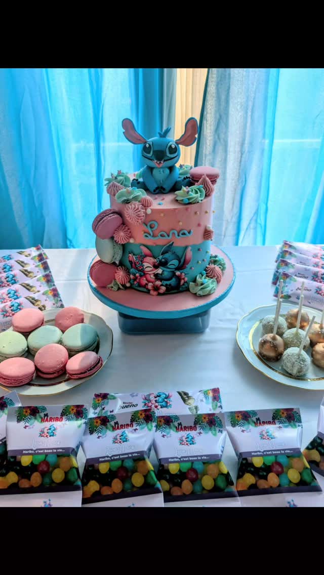 Table de desserts pour un goûter d'anniversaire. La magie dans les yeux des enfants 😍
Gâteau anniversaire. Anniversaire enfants. Gâteau enfant. Gâteau personnalisé. Lyon. Oullins