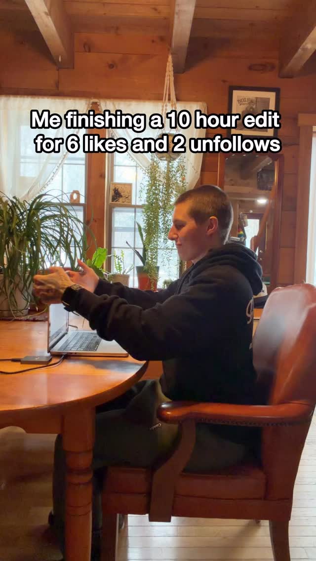 I do it for the unfollow. 🫡📸
#photographerhumor #relatable #photographerlife