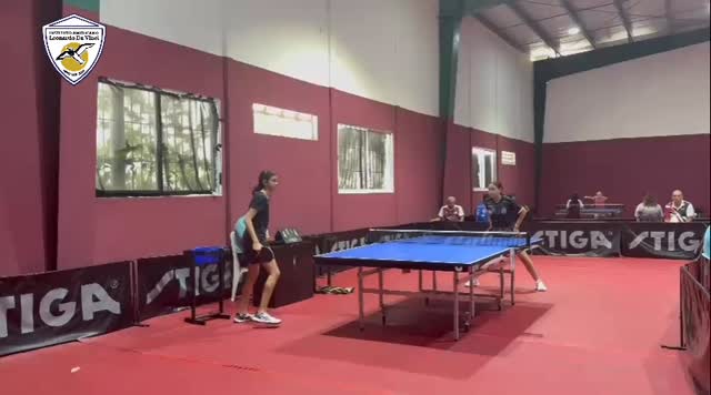 La belleza del tenis de mesa se vive en instantes como este ✨🏓
Nuestra alumna Kyara Lozada Larios lo da todo en cada punto, dejando el corazón en la mesa.
Esa entrega, esa emoción y ese esfuerzo al máximo la llevaron a conseguir su clasificación al Nacional.
Orgullo total de la comunidad Da Vinci 💙🙌 #yosoydavinci #tennisdemesa