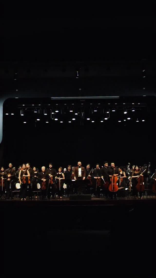 O concerto “Brasilidades” foi mais do que uma apresentação, foi um encontro com a identidade, com a memória e com a força criativa do Brasil traduzida em orquestra.
Cada acorde carregou história, cada melodia trouxe paisagens, cada aplauso confirmou que a música brasileira de concerto segue viva, pulsante e necessária.
Nossa gratidão ao público que esteve presente, aos músicos que entregaram sua arte no palco e a todos que acreditam que a cultura transforma.
Seguimos juntos, celebrando o Brasil em som. #OSLI2026