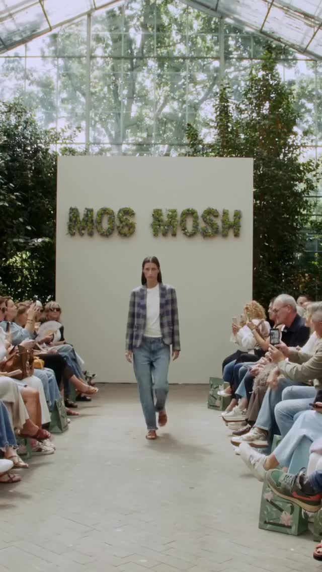 Découvrez dès maintenant la nouvelle Co MOS MOSH ❤️dispo en boutique et sur E-shop📲 www.matinsdumonde.fr