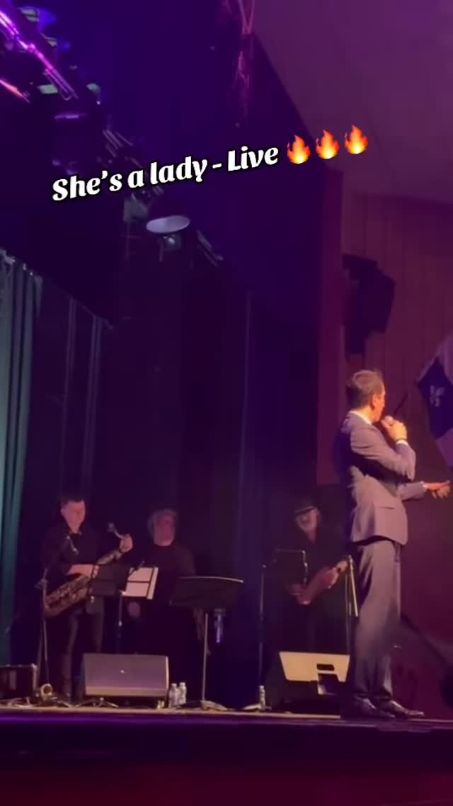 She’s a Lady, live, loud, and full of energy 🔥
Nothing beats the magic of the stage and the crowd!
#ShesALady #LiveMusic #ConcertVibes #MattMardini #LivePerformance