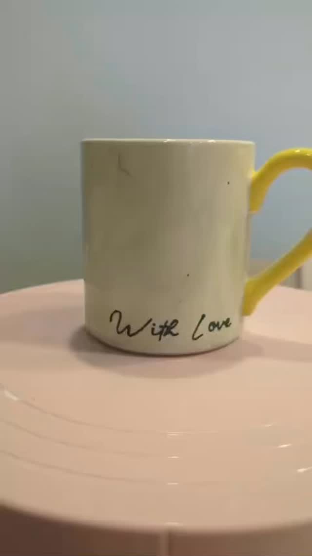 We have big news!!! We will now be open until 7.30pm on Saturdays!! Enjoy an early evening paint with us, open to all ages so you can meet with friends, come just you or order in pizza and enjoy a family night. We have tables available from 5pm tomorrow so please do message or call to book in
🦆🦆🦆