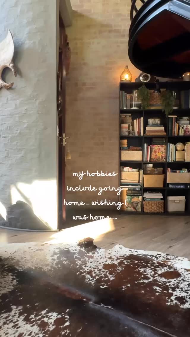 Anyone else? 🤭
#paintingasapractice #tbilisi #georgia #artistlife #southafricanartist